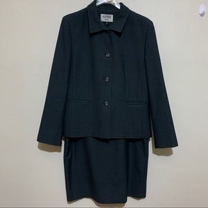 Kasper 2 pc skirt suit